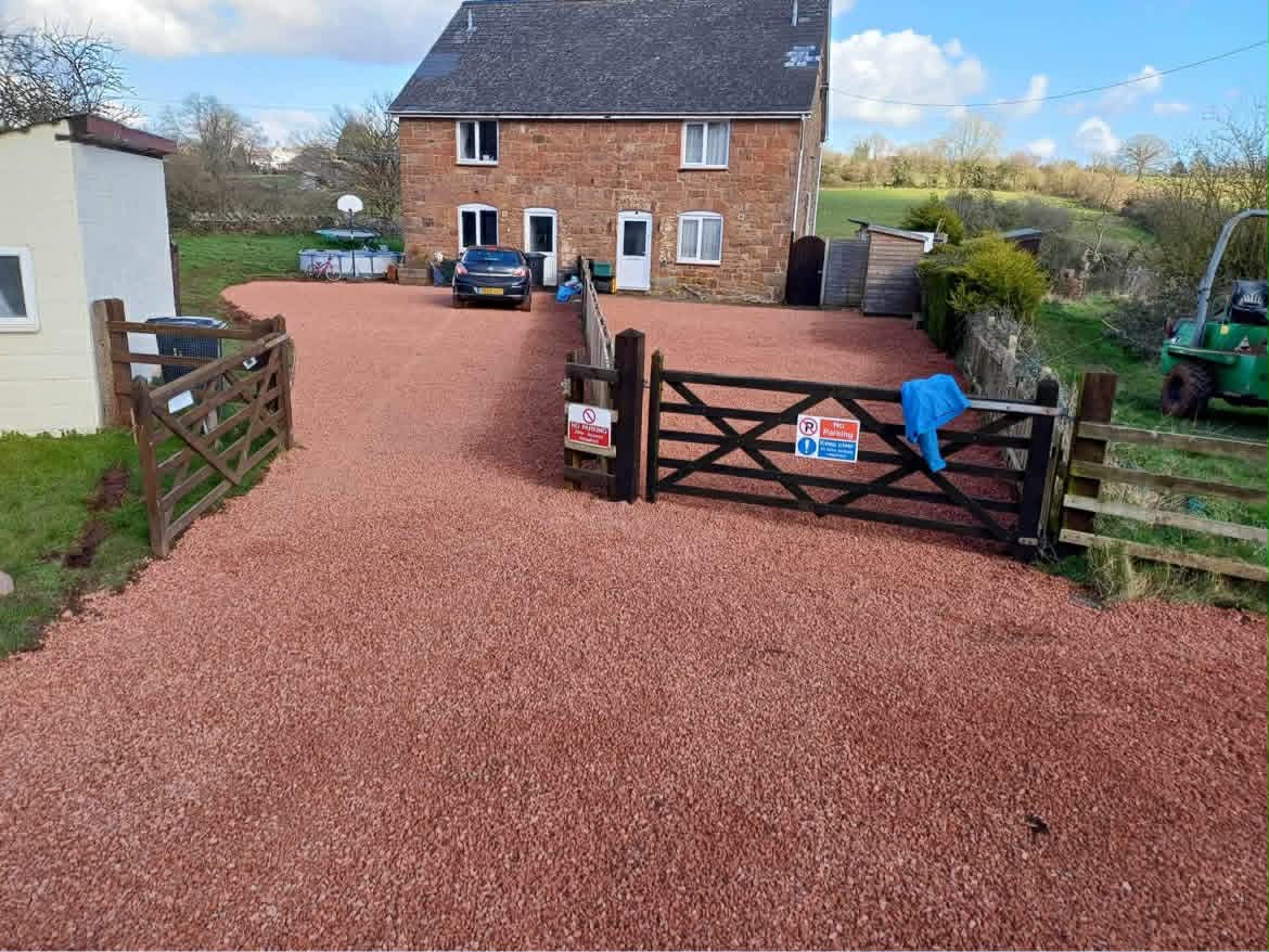 Stone and gravel driveway